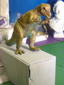 Learn how to paint something so that it looks like a bronze statue